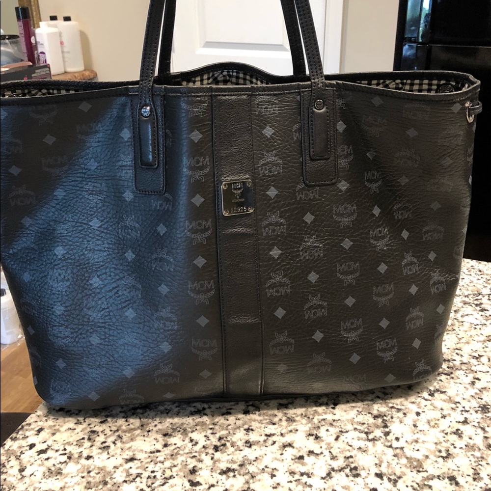 ‼️SOLD‼️ MCM large reversible visetos tote